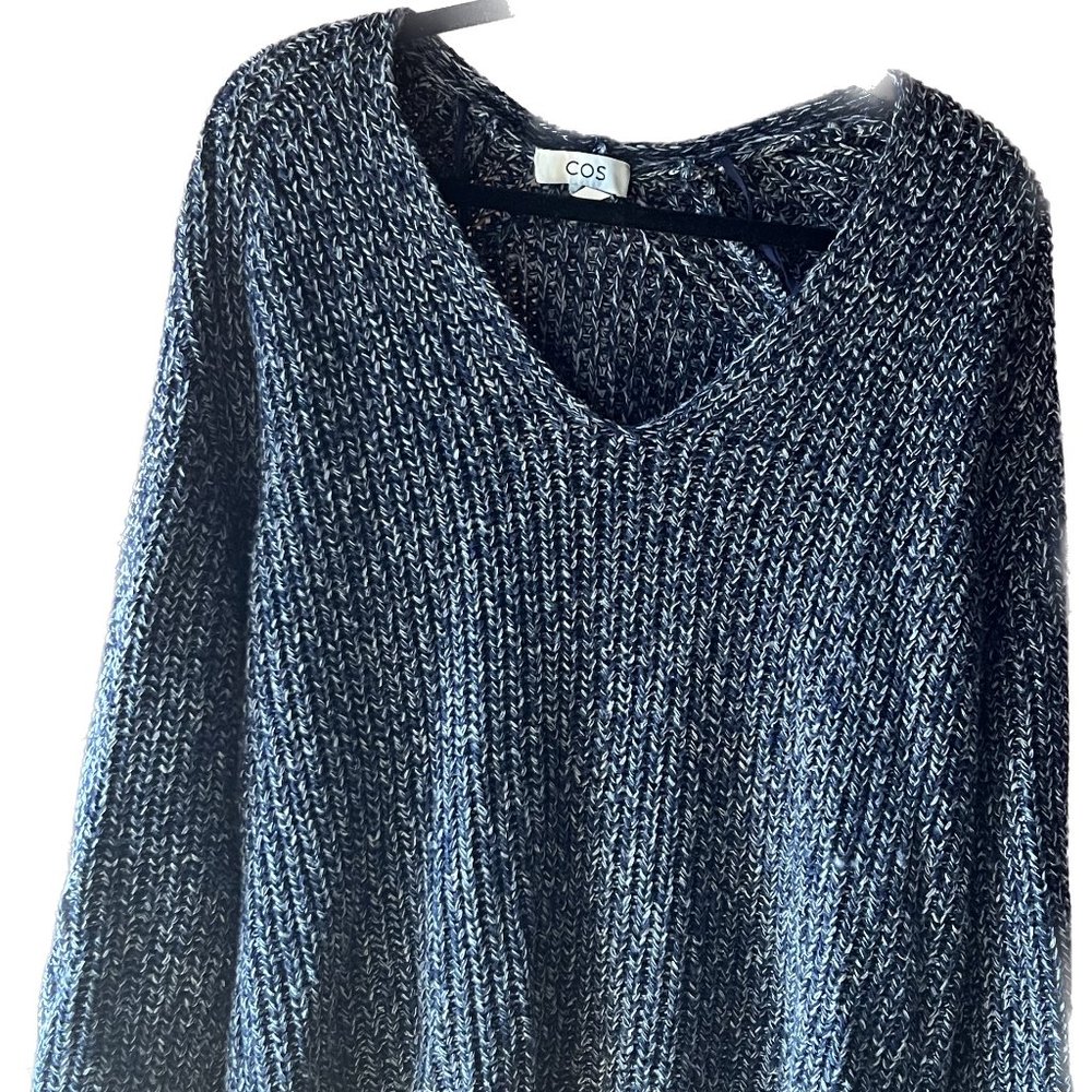 Pre owned COS knit sweater Size S Navy and White